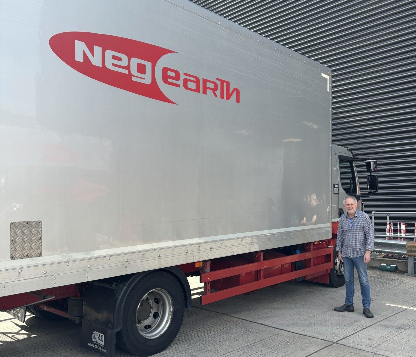 Neg Earth Donates Truck to British Ukrainian Aid